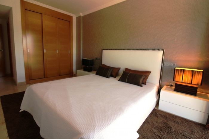 Qlistings Apartment in Los Flamingos Golf Benahavís, Costa del Sol image 7