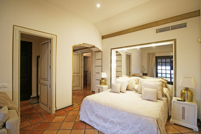 Qlistings Exclusive House Villa in Marbella, Costa del Sol image 3