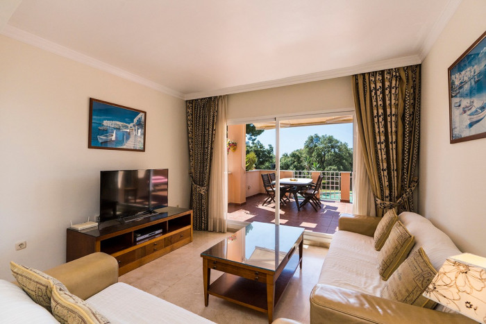 Qlistings Apartment in Elviria, Costa del Sol image 2