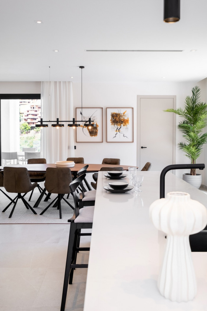 Qlistings Newly Built House Villa in Elviria, Costa del Sol image 8