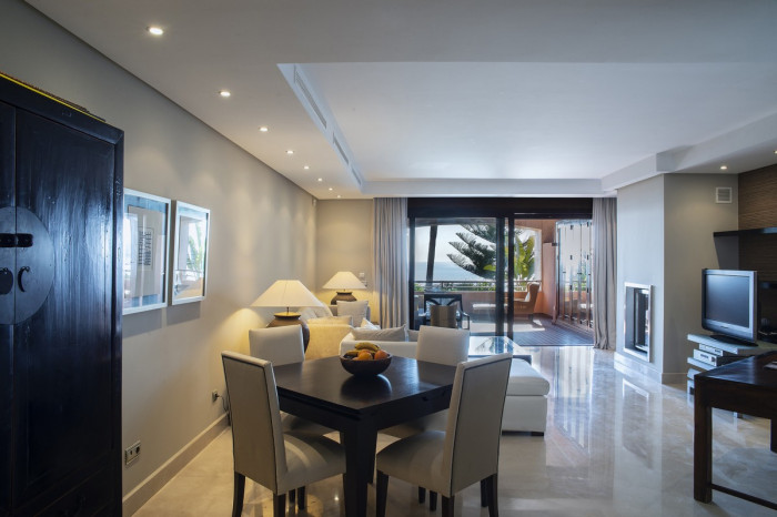 Qlistings Luxury Apartment in Puerto Banús, Costa del Sol image 7