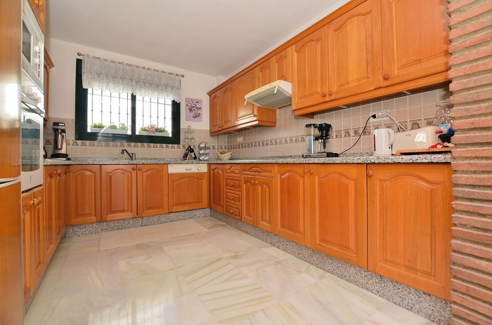 Qlistings Apartment in Benalmadena Costa, Costa del Sol image 5