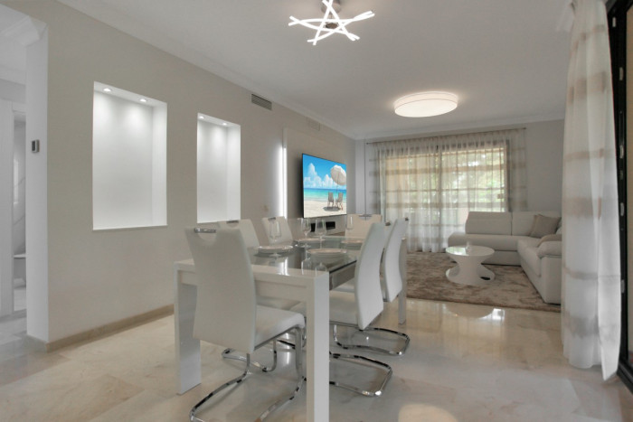 Qlistings An Incredible Apartment in El Campanario image 2