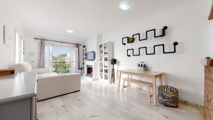 Qlistings Apartment in Mijas Costa, Costa del Sol image 2