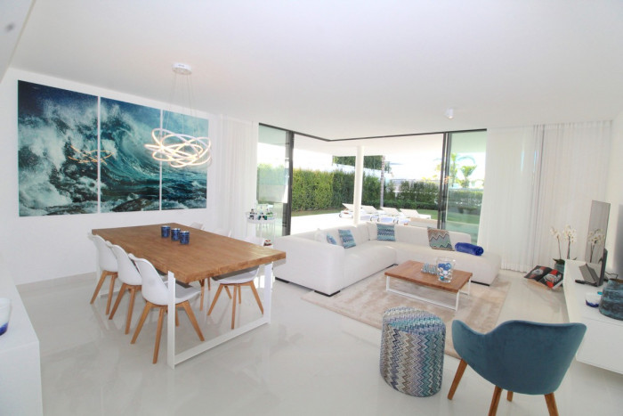 Qlistings Cataleya Apartment in Atalaya, Costa del Sol image 2