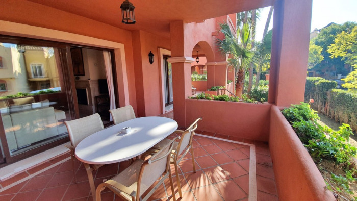 Qlistings Famous Apartment in Puerto Banús, Costa del Sol image 3