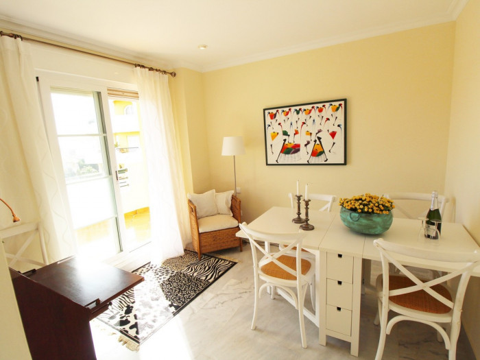 Qlistings Apartment in Nueva Andalucía, Costa del Sol image 3