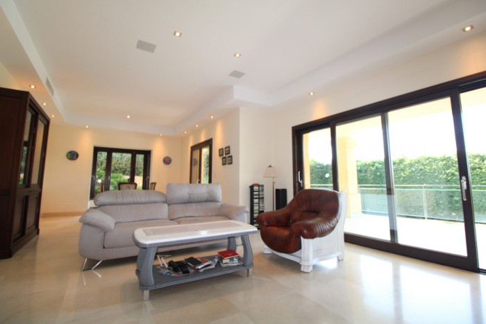 Qlistings House in Sierra Blanca, Costa del Sol image 4