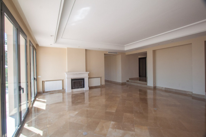 Qlistings Spectacular Mountains Views House in Manilva, Costa del Sol image 6