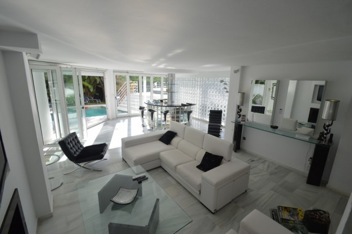 Qlistings Fantastic House Villa in Marbella, Costa del Sol image 5