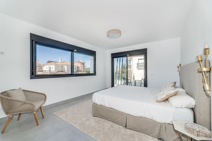 Qlistings Spectacular Newly Built House Villa in Calahonda, Costa del Sol image 7