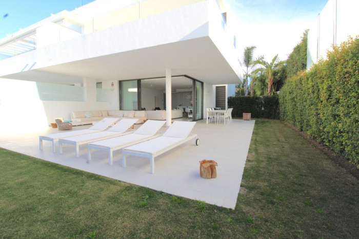 Qlistings Cataleya Apartment in Atalaya, Costa del Sol image 3