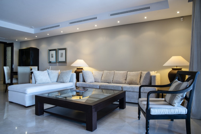 Qlistings Luxury Apartment in Puerto Banús, Costa del Sol image 4