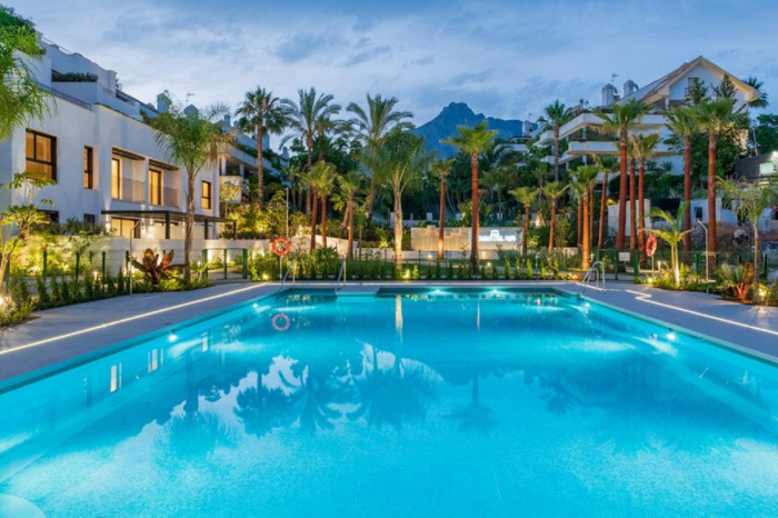 Qlistings Beautiful duplex Apartment in Marbella, Costa del Sol image 1