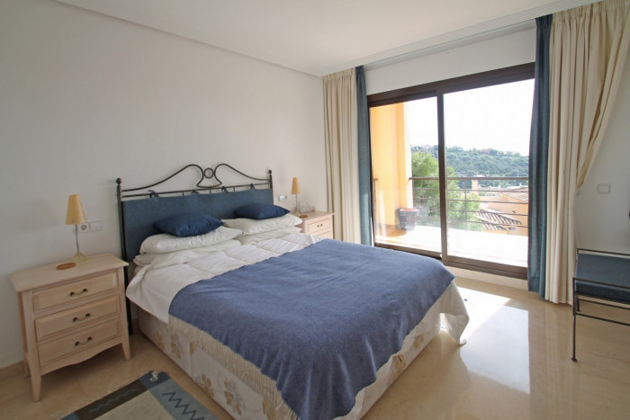 Qlistings Apartment in Benahavís, Costa del Sol - Bright and Spacious image 3
