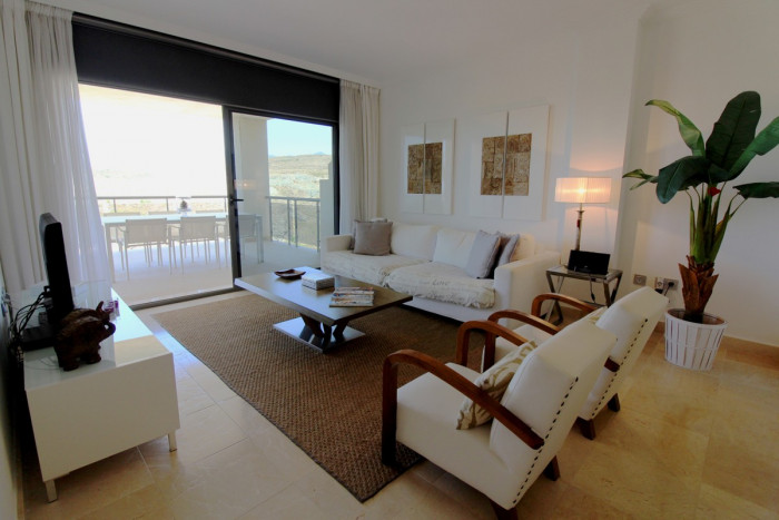 Qlistings Apartment in Los Flamingos Golf Benahavís, Costa del Sol image 3