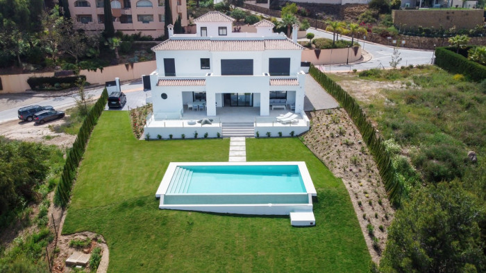 Qlistings Newly Built House Villa in Elviria, Costa del Sol image 1