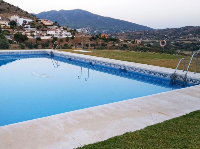 Qlistings Lovely Spacious Apartments in Coín, Costa del Sol image 4