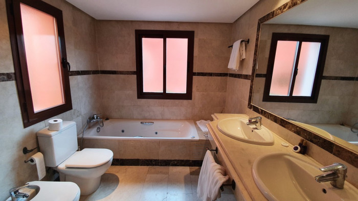 Qlistings Famous Apartment in Puerto Banús, Costa del Sol image 7